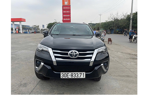 Xe Tháng 7 chỗ - Toyota Fortuner