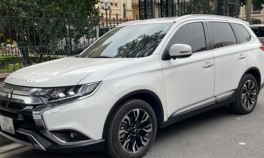 Xe Tháng 7 chỗ - Mitsubishi Outlander