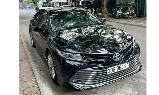 Xe Tháng 4 chỗ - Toyota Camry