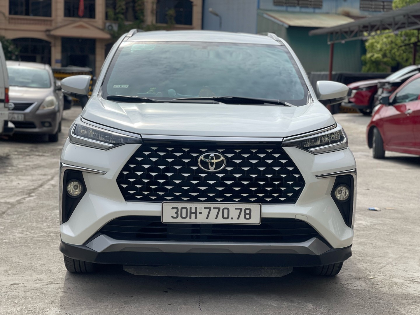 Xe 7 chỗ - Toyota Veloz